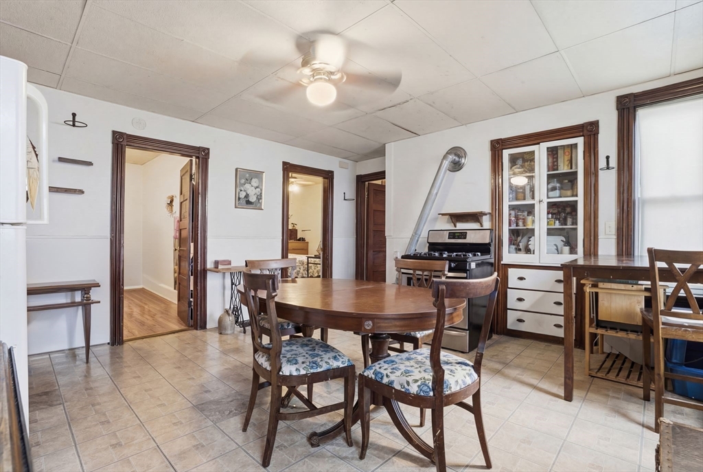 154 Perry Avenue Worcester, MA 01610 - Photo 11 of 34