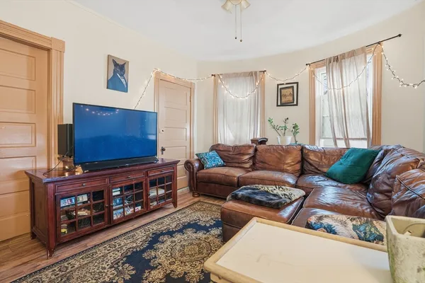 $850,000 | 154 Perry Avenue, Worcester, MA 01610