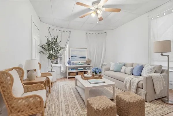 $850,000 | 154 Perry Avenue, Worcester, MA 01610