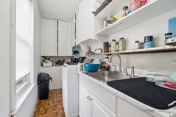 $850,000 | 154 Perry Avenue, Worcester, MA 01610