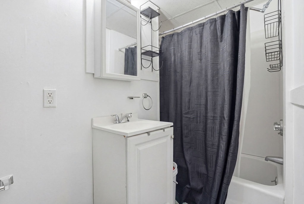 154 Perry Avenue Worcester, MA 01610 - Photo 26 of 34