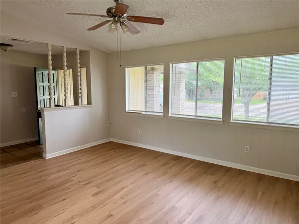 $1,695 | 610 Chisholm Valley Drive, Round Rock, TX 78681