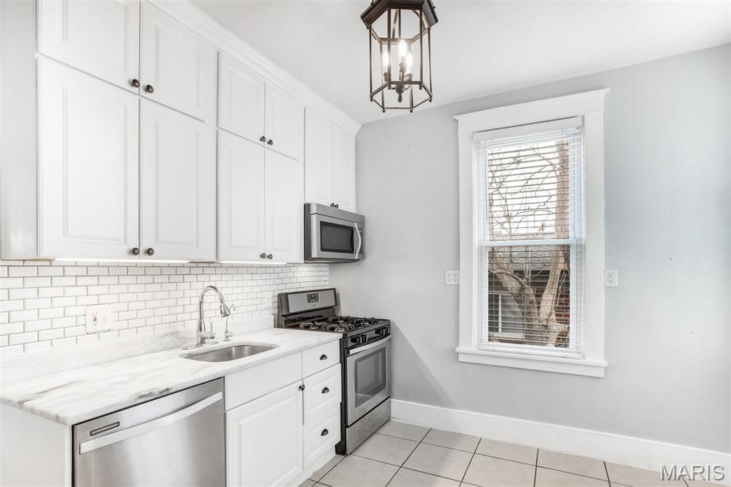 7716 Lovella Avenue Richmond Heights, MO 63117 - Photo 12 of 30