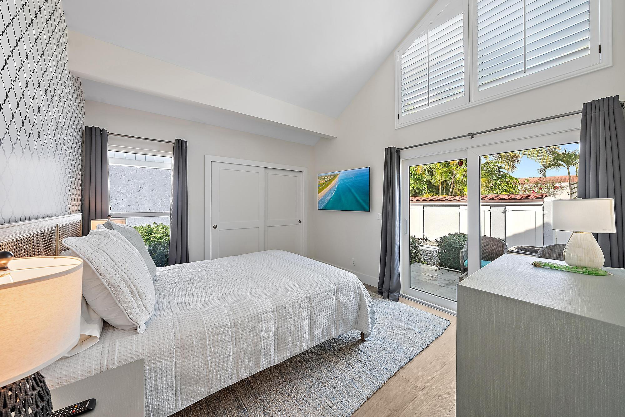 104 Sunfish Lane Jupiter, FL 33477 - Photo 14 of 38 First floor guestroom