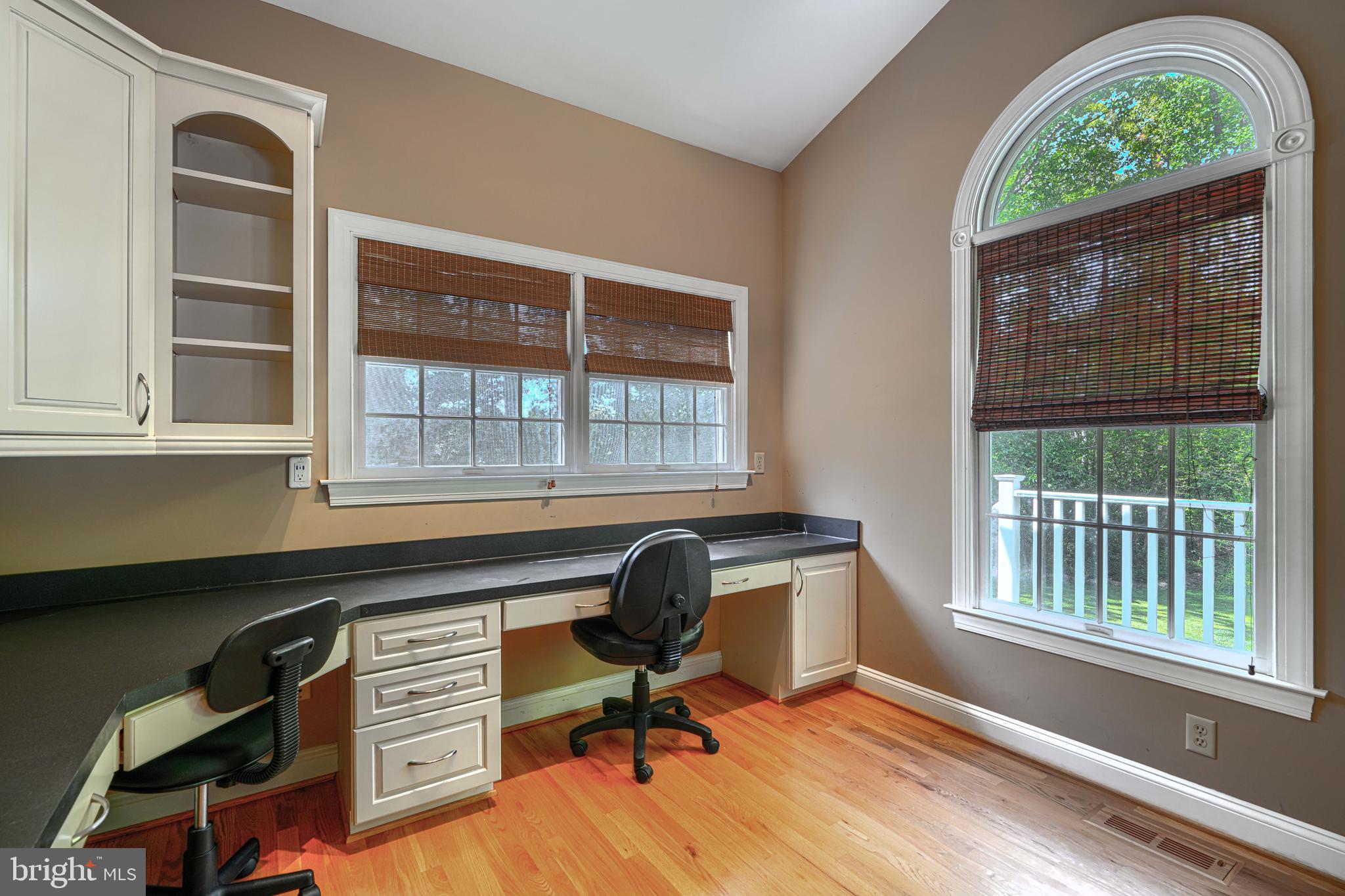 13908 Foxland Road Phoenix, MD 21131 - Photo 11 of 49 1st floor office off of family room
