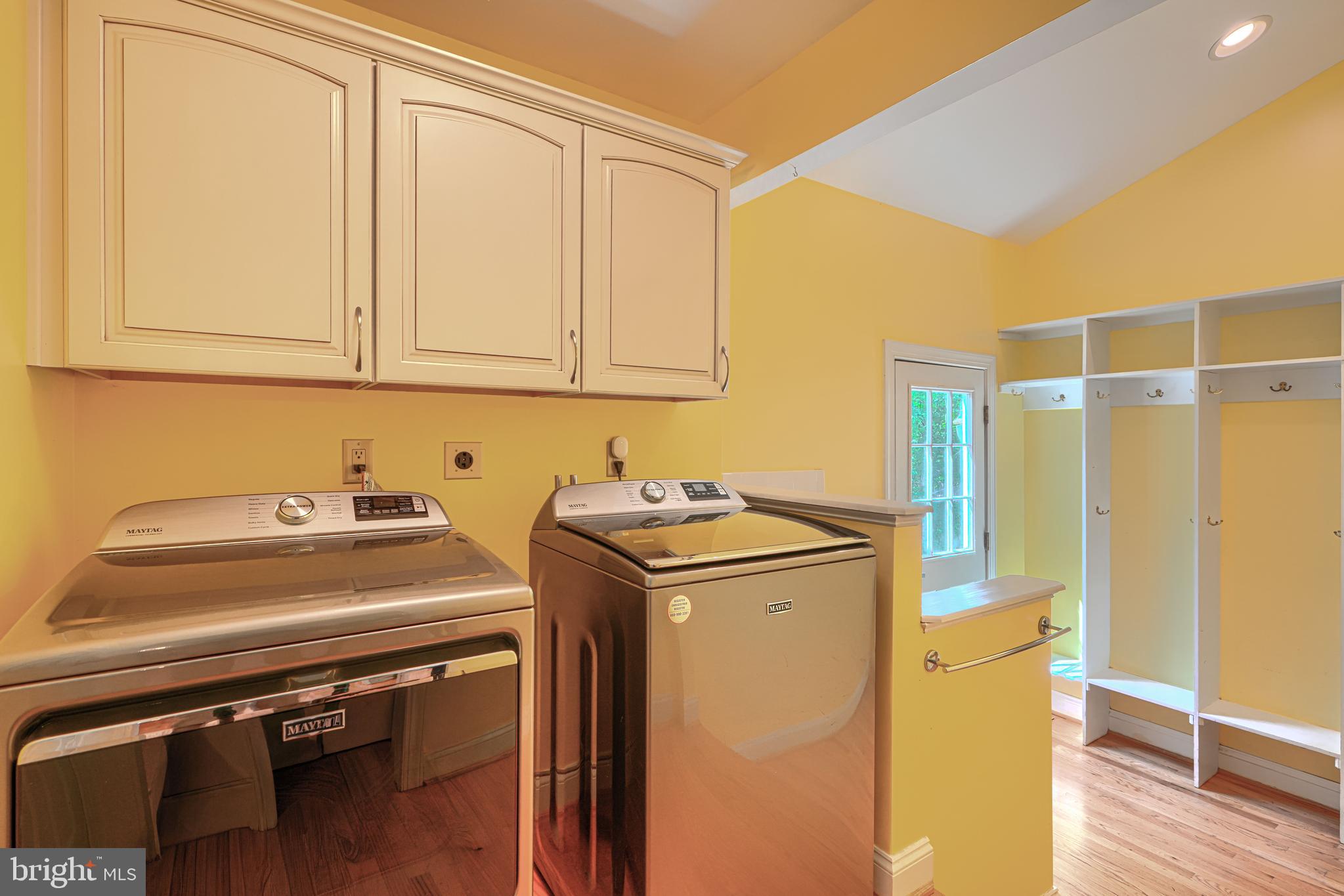 13908 Foxland Road Phoenix, MD 21131 - Photo 18 of 49 1st floor laundry with built ins and dog bath