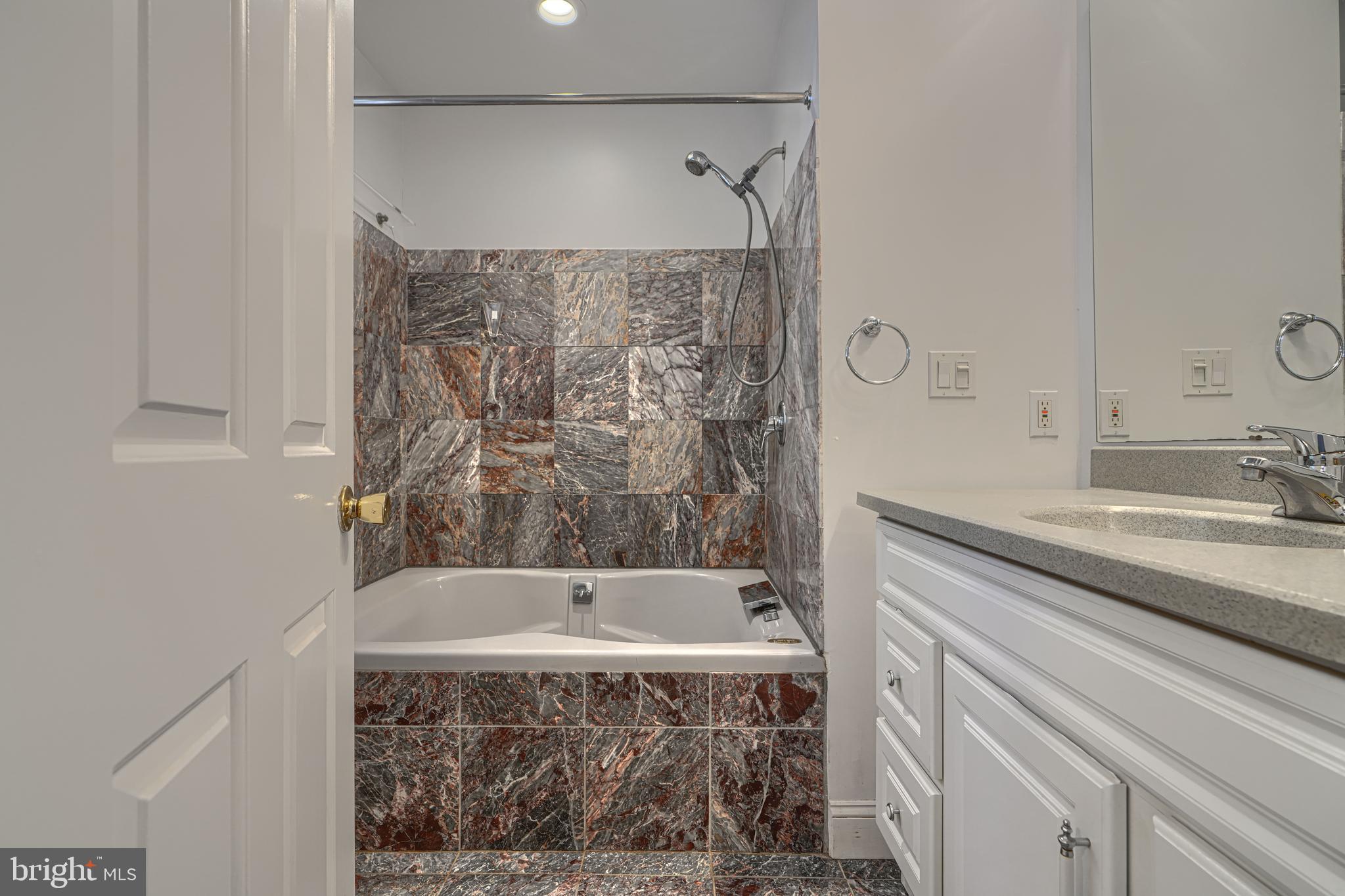 13908 Foxland Road Phoenix, MD 21131 - Photo 25 of 49 Primary bathroom
