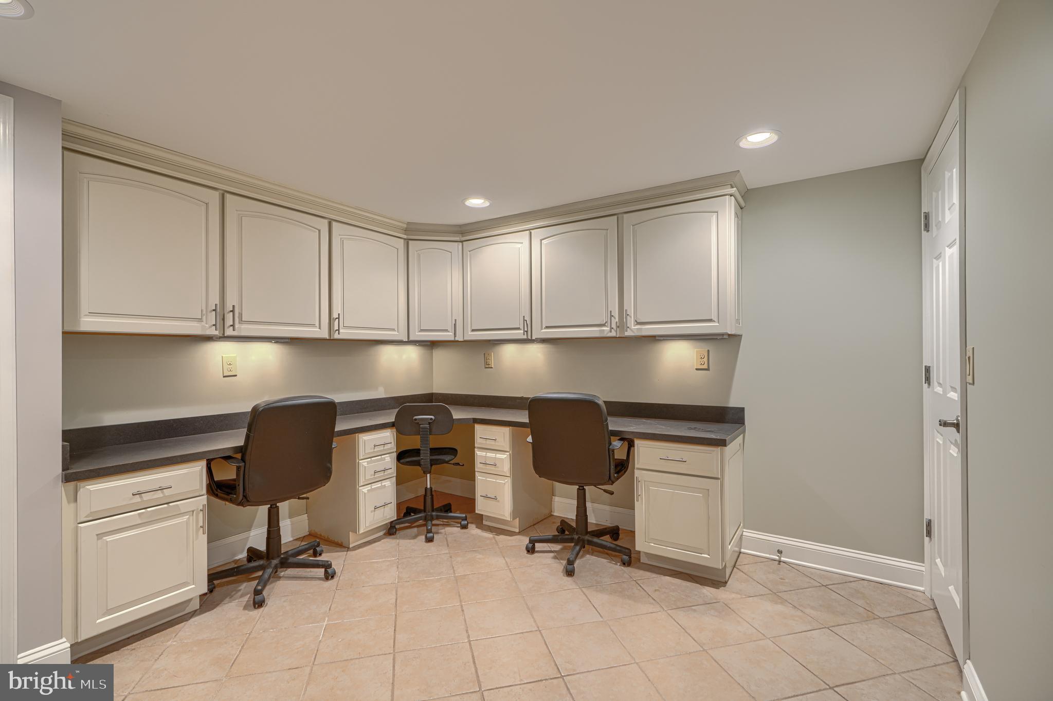 13908 Foxland Road Phoenix, MD 21131 - Photo 41 of 49 Lower-level study/hobby room