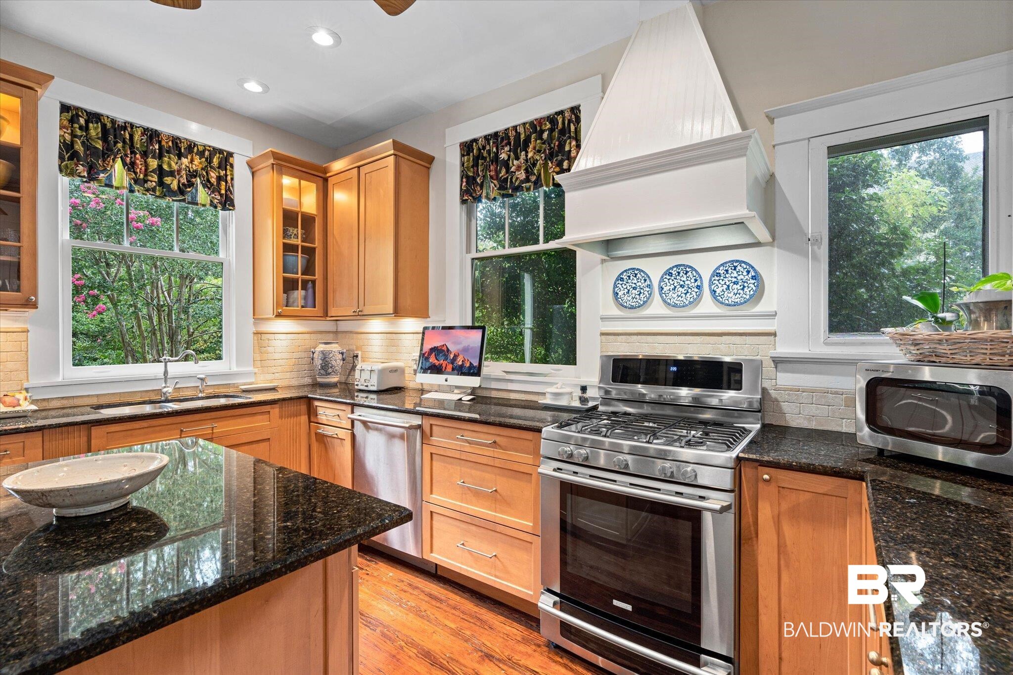 160 Houston Street Mobile, AL 36606 - Photo 18 of 36