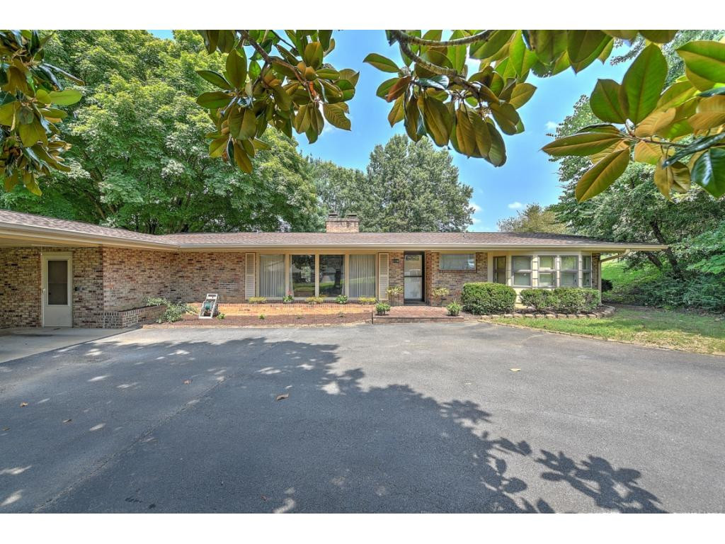 2136 Heatherly Road Kingsport, TN 37660 - Photo 1 of 34 Photo 1
