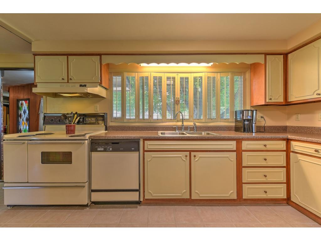 2136 Heatherly Road Kingsport, TN 37660 - Photo 13 of 34 Photo 13