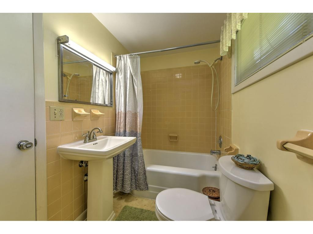 2136 Heatherly Road Kingsport, TN 37660 - Photo 23 of 34 Photo 24