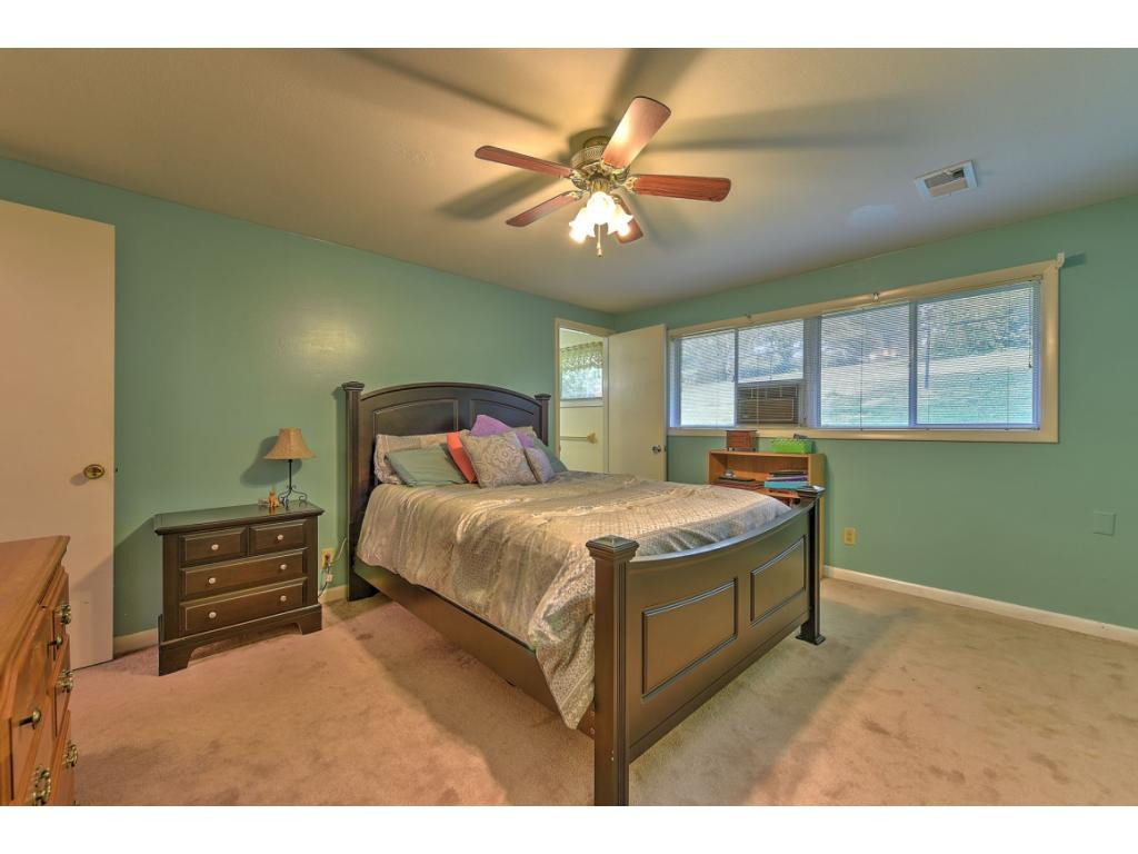 2136 Heatherly Road Kingsport, TN 37660 - Photo 26 of 34 Photo 27
