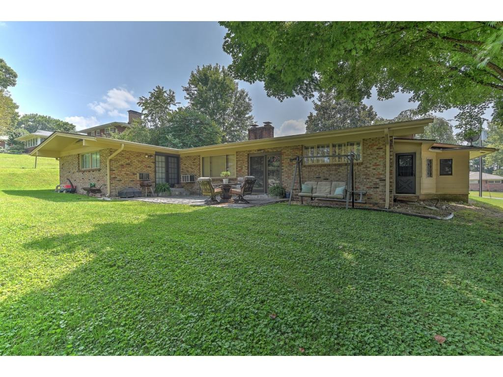 2136 Heatherly Road Kingsport, TN 37660 - Photo 31 of 34 Photo 32