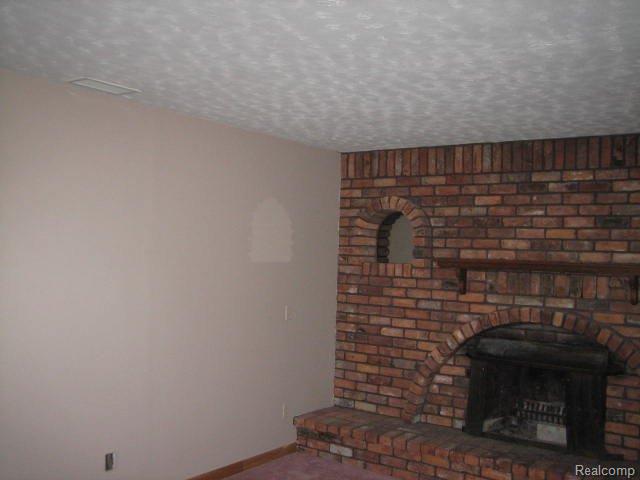 6590 Cribbins Road Jeddo, MI 48032 - Photo 4 of 11 6590 cribbins rd jeddo 016.jpg