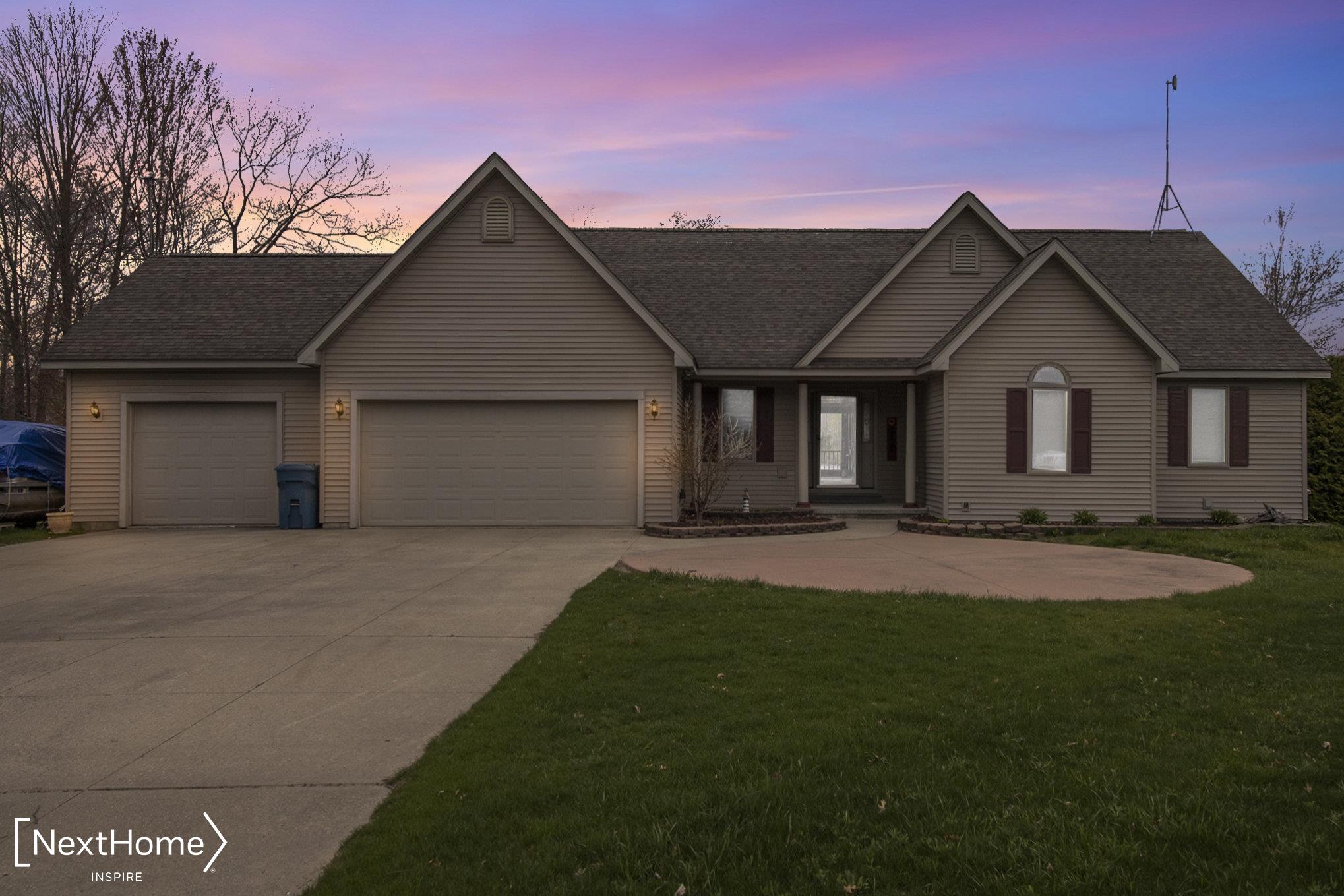 4660 Clendening Road Gladwin, MI 48624 - Photo 3 of 67 50107079-2.JPG