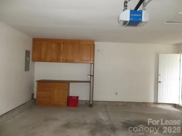 $1,800 | 115 West Bank Drive, Charlotte, NC 28214