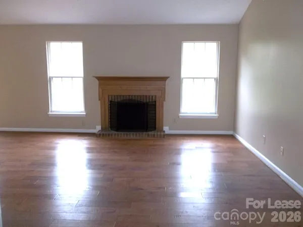 $1,800 | 115 West Bank Drive, Charlotte, NC 28214