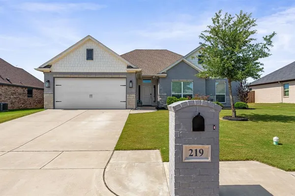$325,000 | 219 Bayless Avenue, Godley, TX 76044