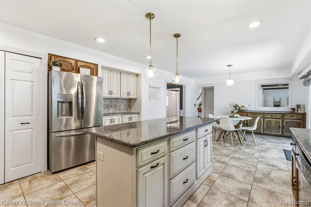 1675 North Kilburn Road Rochester Hills, MI 48306 - Photo 28 of 48