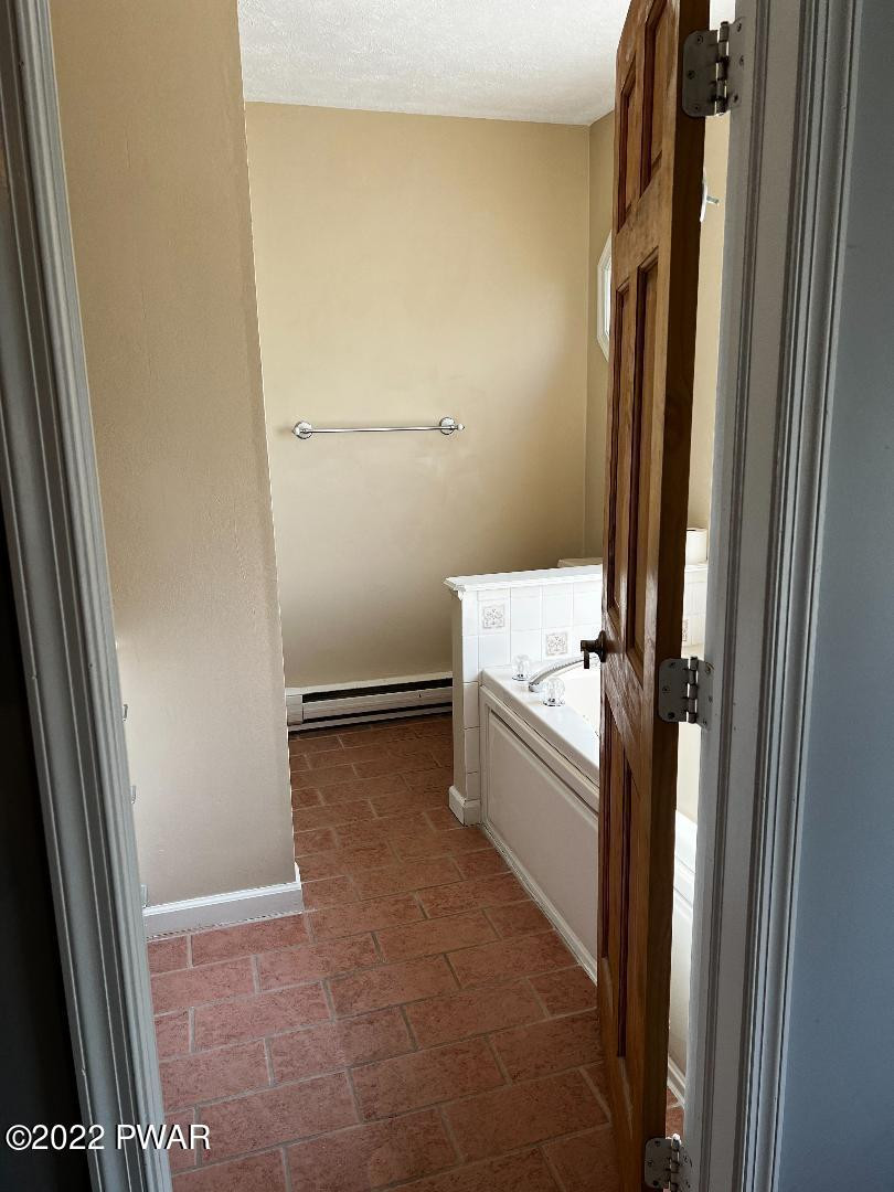 98 Ridge Road Hawley, PA 18428 - Photo 25 of 42 masterbath5