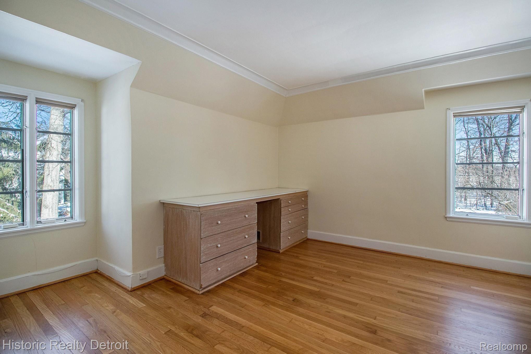 18065 Hamilton Road Highland Park, MI 48203 - Photo 54 of 55 IMG_9944.jpg