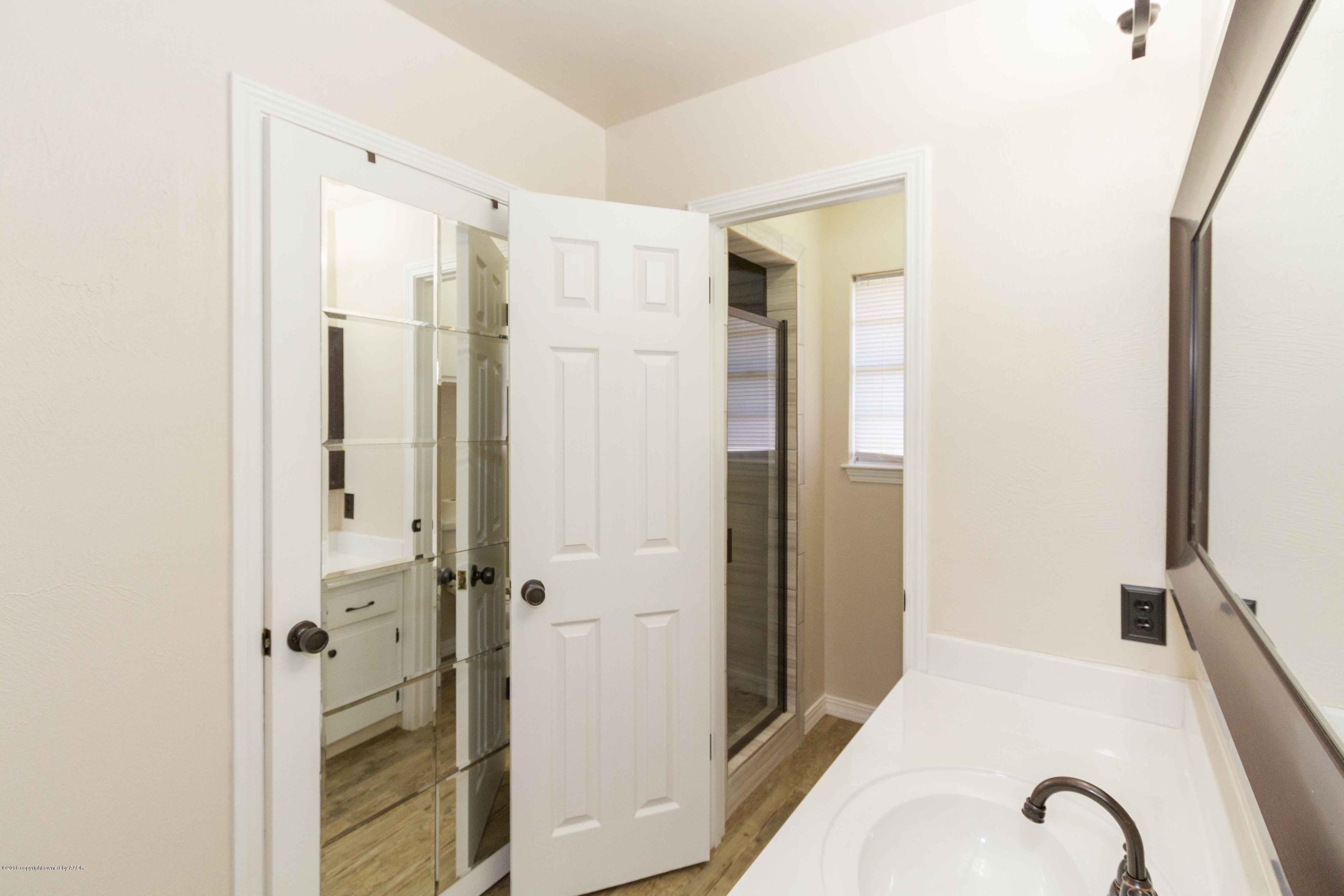 7212 Gainsborough Road Amarillo, TX 79106 - Photo 15 of 23 MASTER BATH VIEW 3