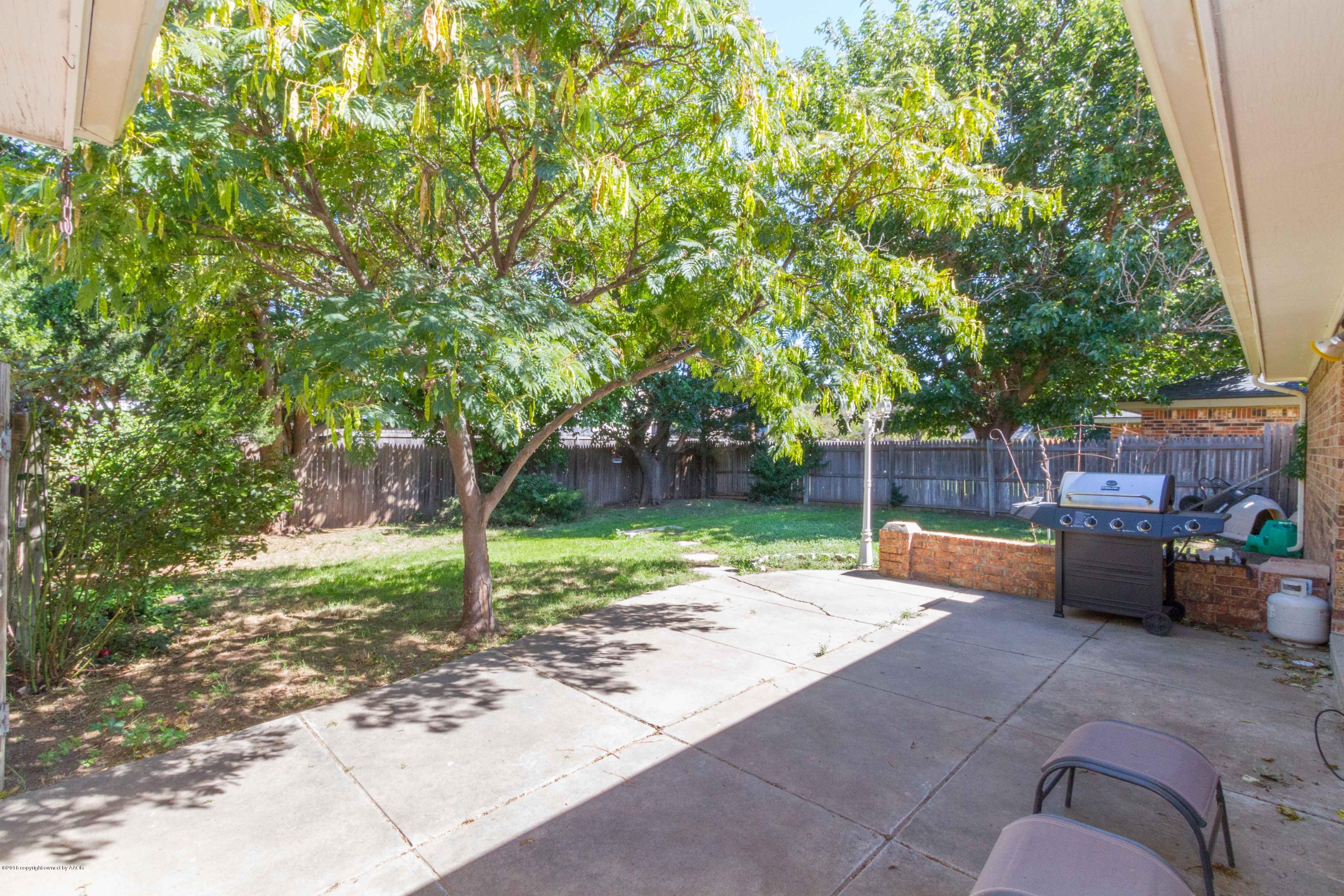 7212 Gainsborough Road Amarillo, TX 79106 - Photo 23 of 23 BACKYARD VIEW 1