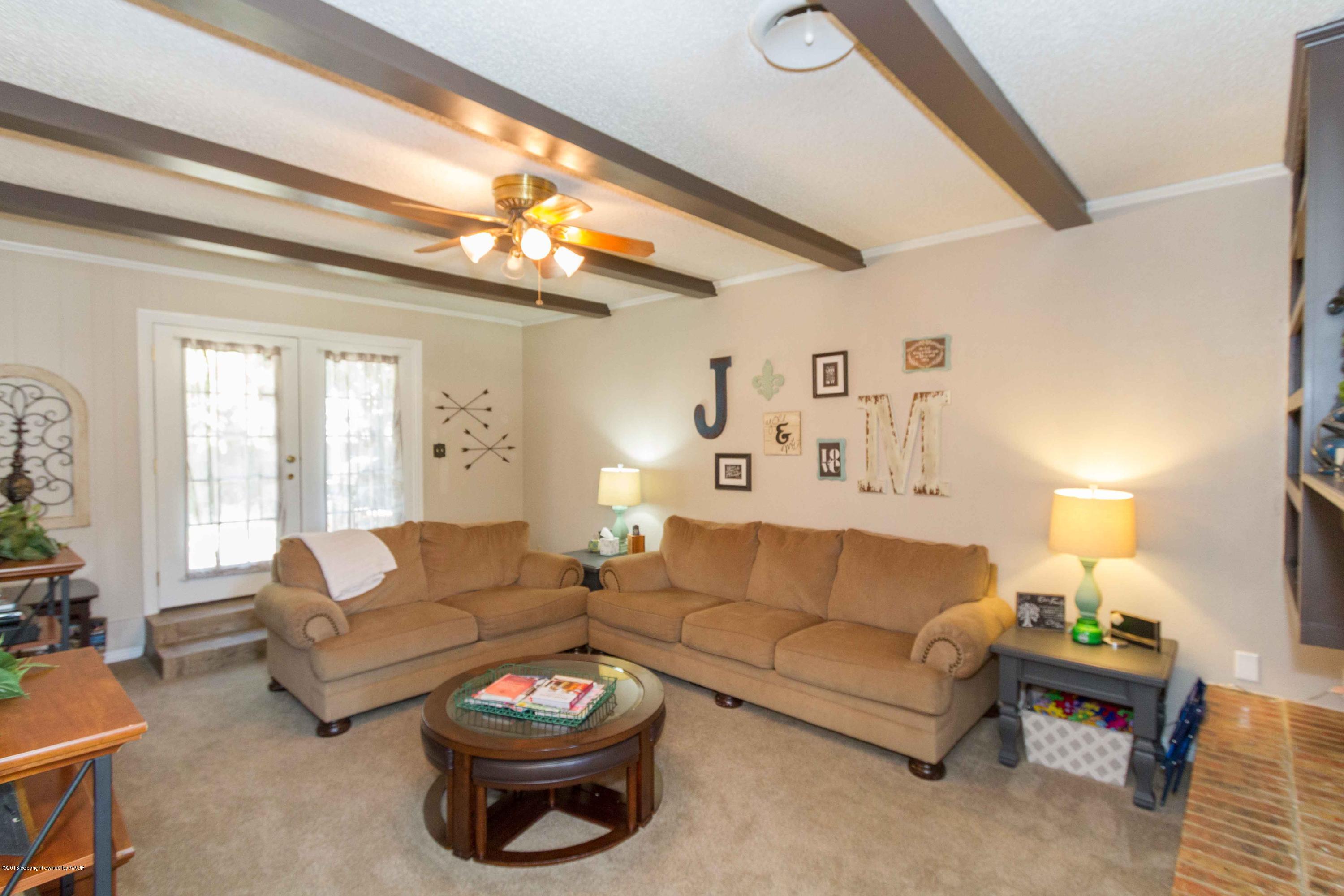 7212 Gainsborough Road Amarillo, TX 79106 - Photo 4 of 23 LIVING ROOM VIEW 1