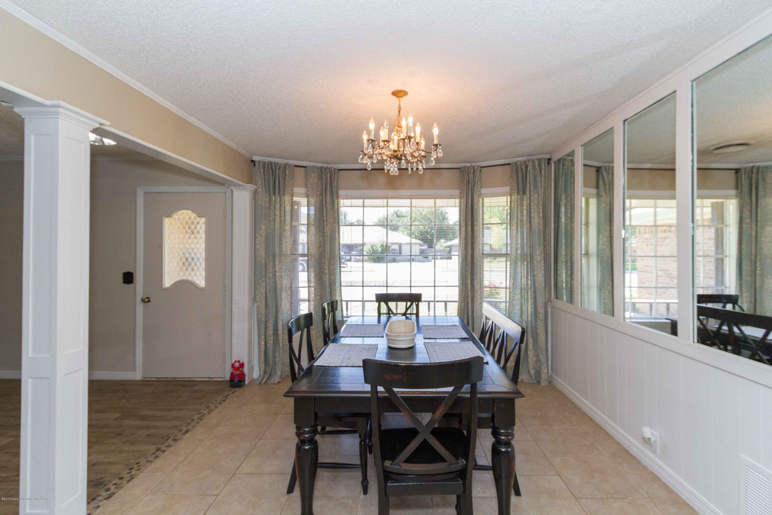 7212 Gainsborough Road Amarillo, TX 79106 - Photo 9 of 23 DINING ROOM VIEW 1