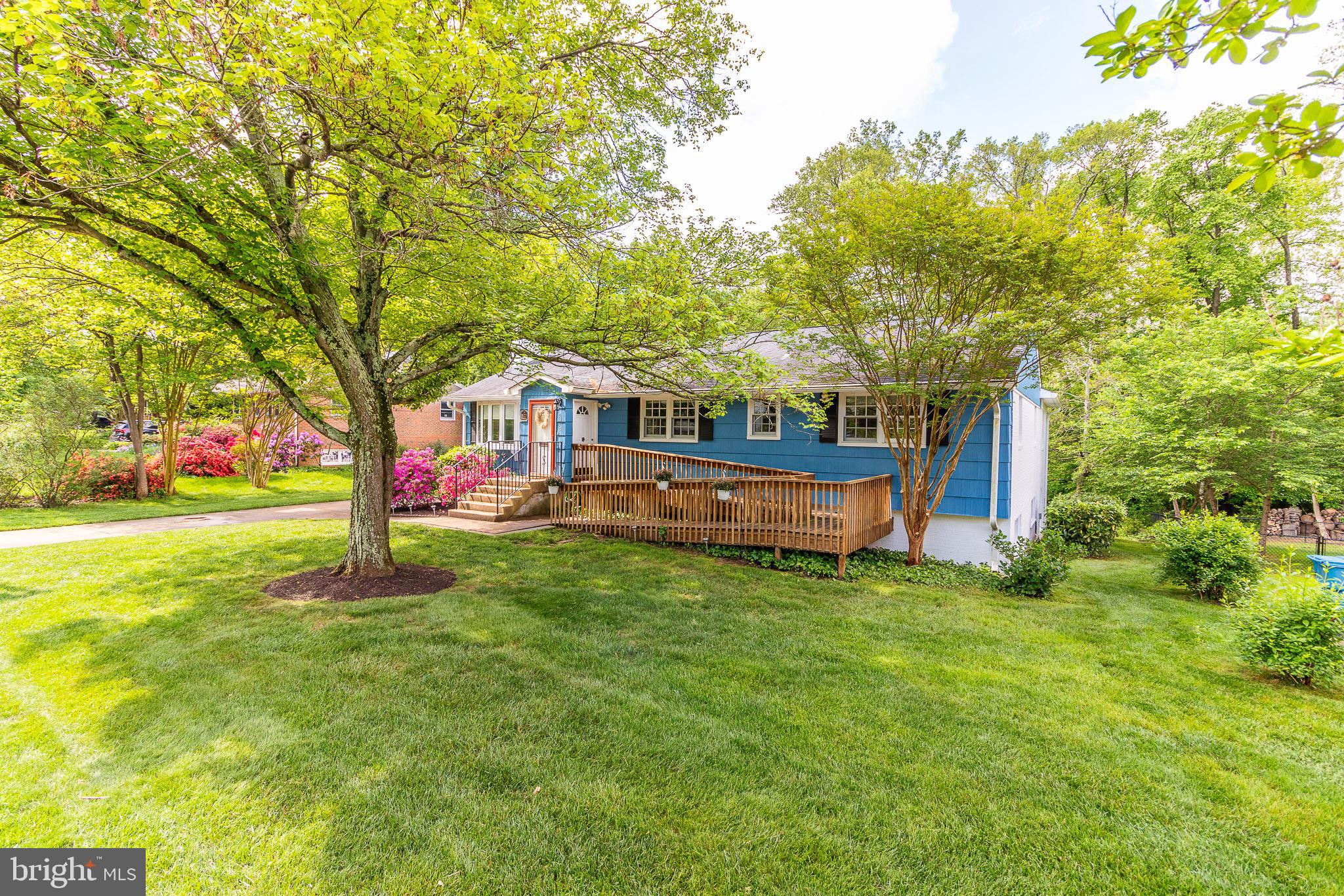 Welcome to 5320 Inverchapel Road in Springfield