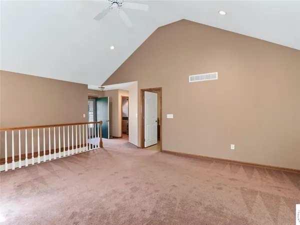 $389,900 | 26690 Oakwood Lane, Clinton, MO 64735