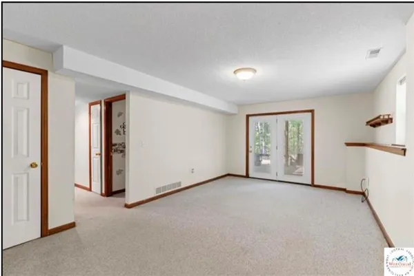 $389,900 | 26690 Oakwood Lane, Clinton, MO 64735