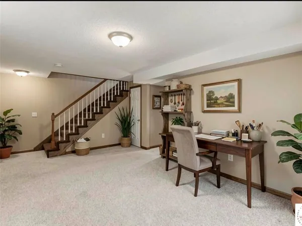 $389,900 | 26690 Oakwood Lane, Clinton, MO 64735