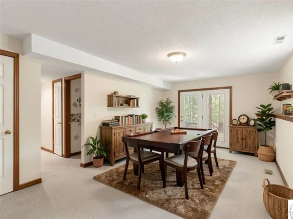 $389,900 | 26690 Oakwood Lane, Clinton, MO 64735