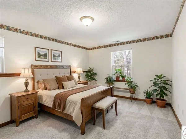 $389,900 | 26690 Oakwood Lane, Clinton, MO 64735