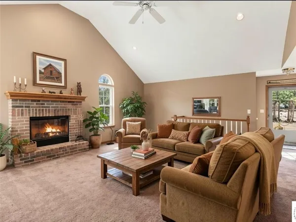 $389,900 | 26690 Oakwood Lane, Clinton, MO 64735