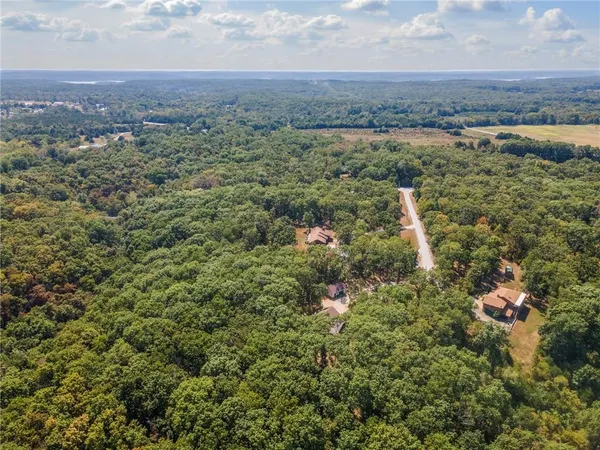 $389,900 | 26690 Oakwood Lane, Clinton, MO 64735