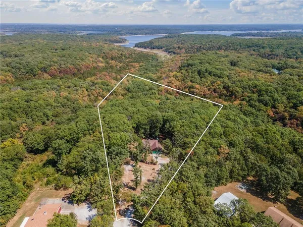 $389,900 | 26690 Oakwood Lane, Clinton, MO 64735