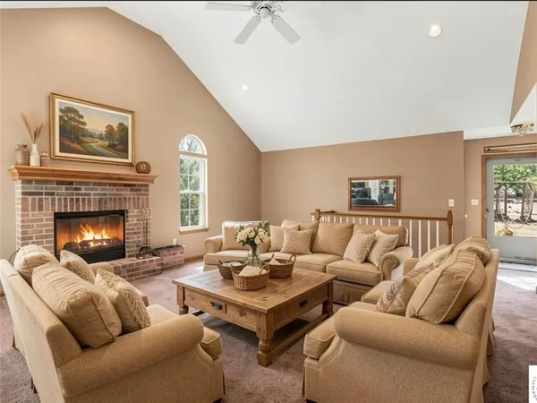 $389,900 | 26690 Oakwood Lane, Clinton, MO 64735