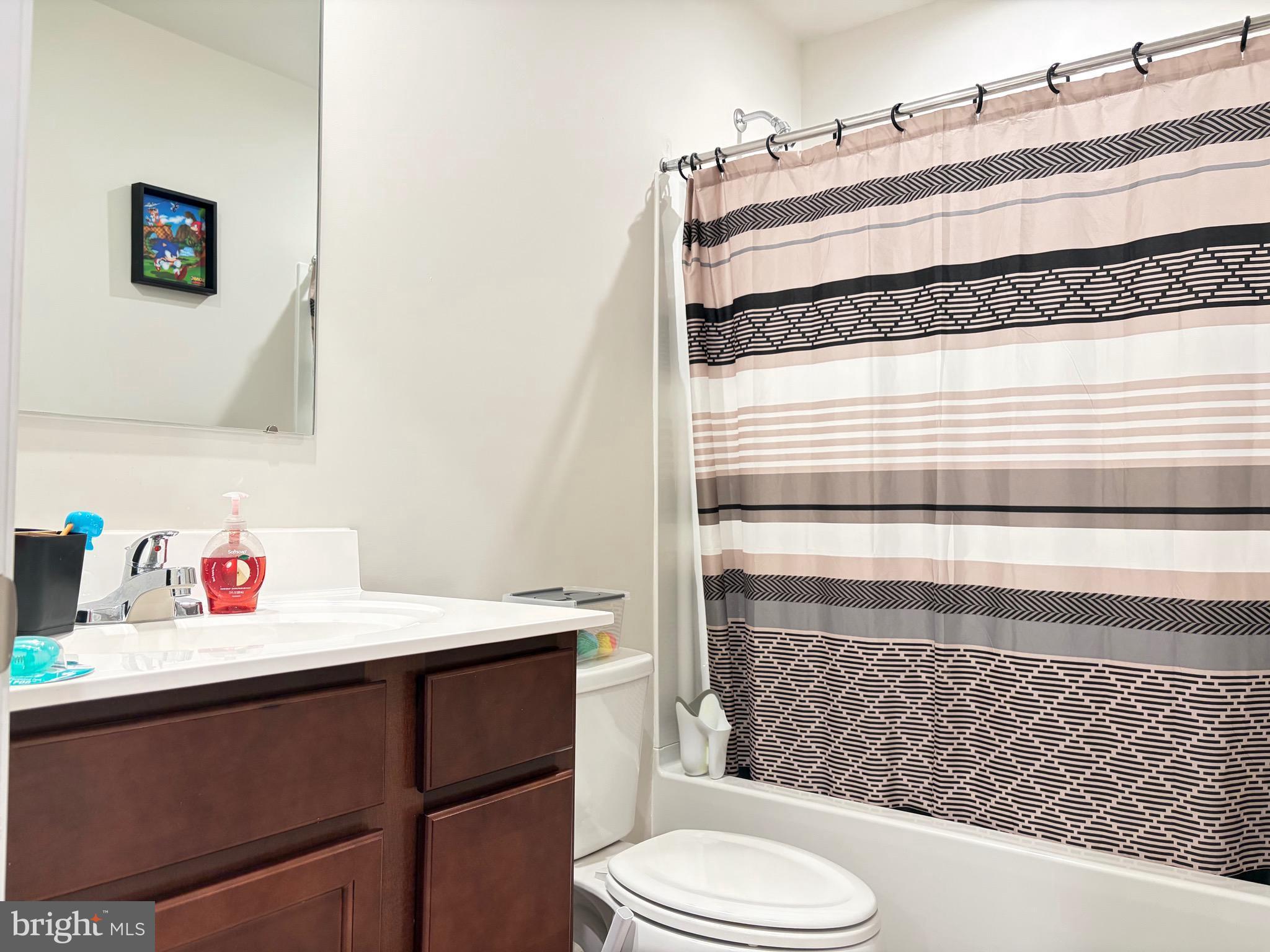 276 Rhea Drive Martinsburg, WV 25403 - Photo 15 of 18 Hall Bath
