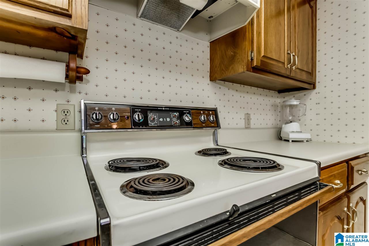 17112 Searcy Road Northport, AL 35475 - Photo 13 of 40