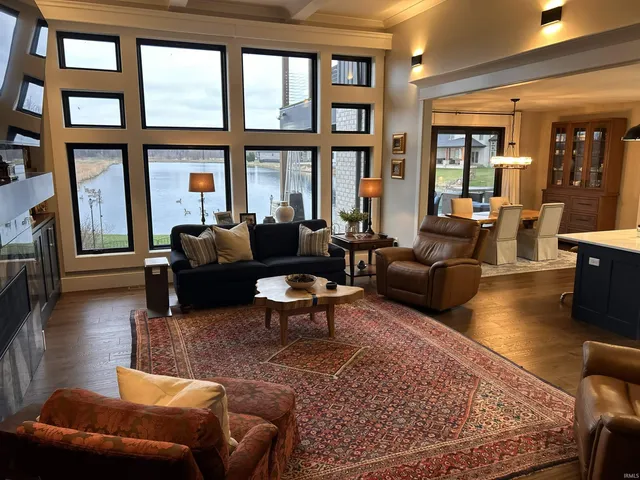 $824,900 | 7515 Lauren Drive, Evansville, IN 47725