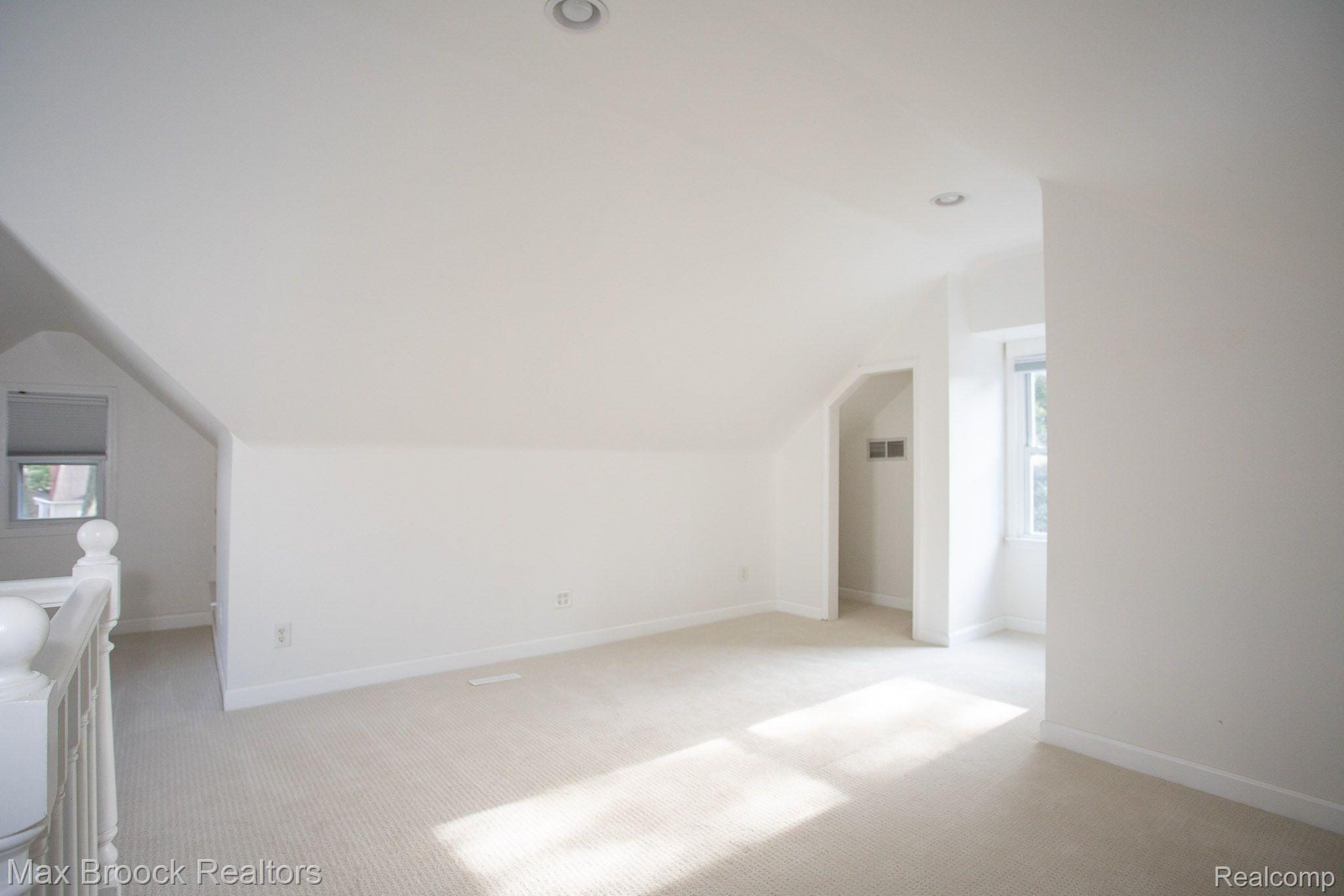 2182 Cambridge Road Berkley, MI 48072 - Photo 26 of 45 Gallery Image 26