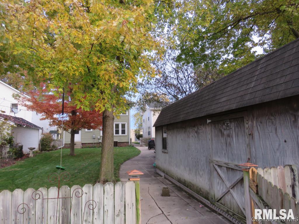 2149 South 6th Street Springfield, IL 62703 - Photo 4 of 15