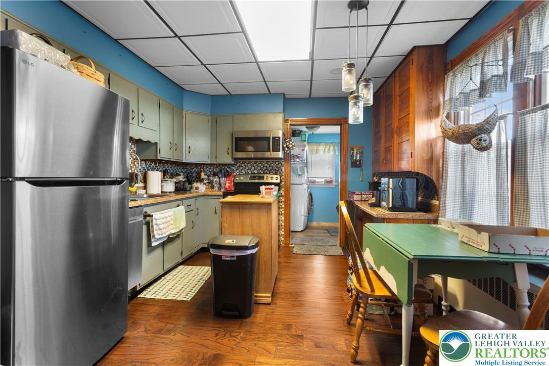 455 Bushkill Center Road Nazareth, PA 18064 - Photo 6 of 20 Kitchen