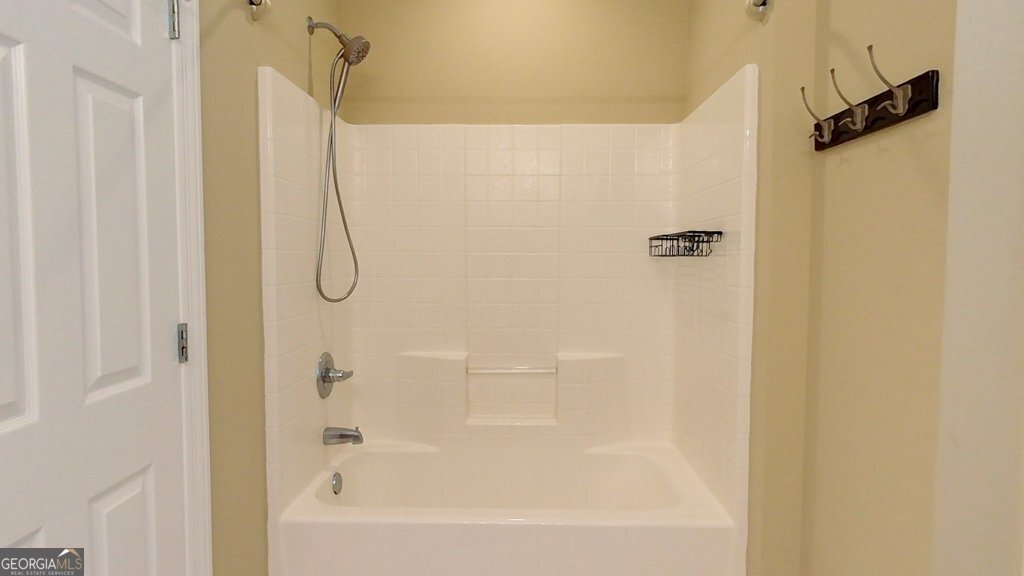 101 Willow Ridge Circle Thomasville, GA 31757 - Photo 55 of 92 a bathroom with a shower and a shower