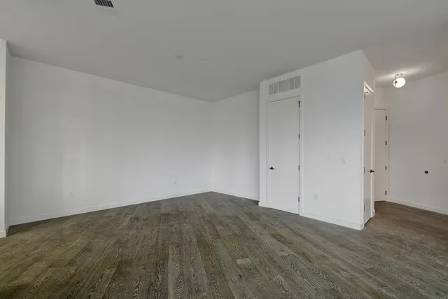 $9,000 | 800 Embassy Drive, Unit 606, Austin, TX 78702