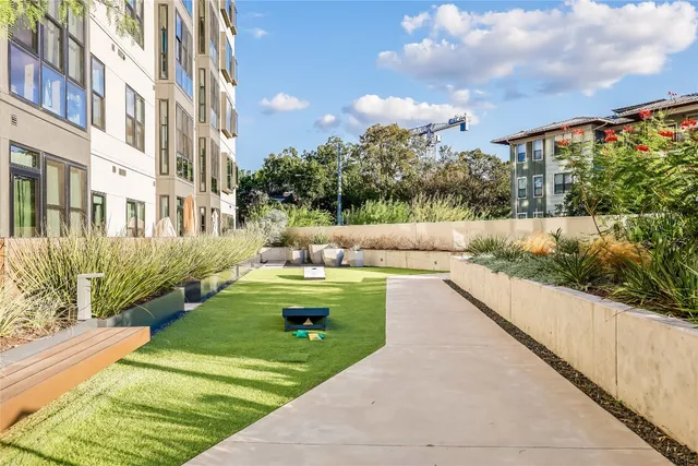 $9,000 | 800 Embassy Drive, Unit 606, Austin, TX 78702