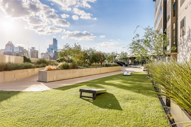 $9,000 | 800 Embassy Drive, Unit 606, Austin, TX 78702